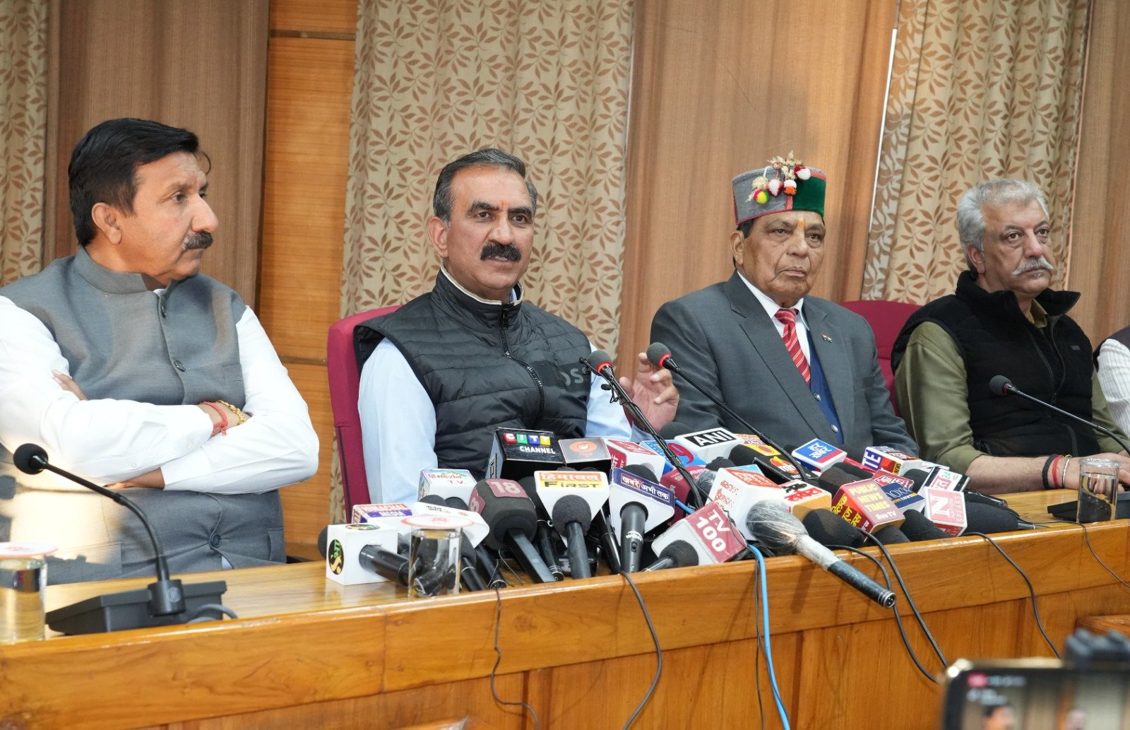 Breaking: दशहरा पर्व पर कर्मचारियों और पेंशनरों को चार प्रतिशत मंहगाई भत्ता देने की घोषणा