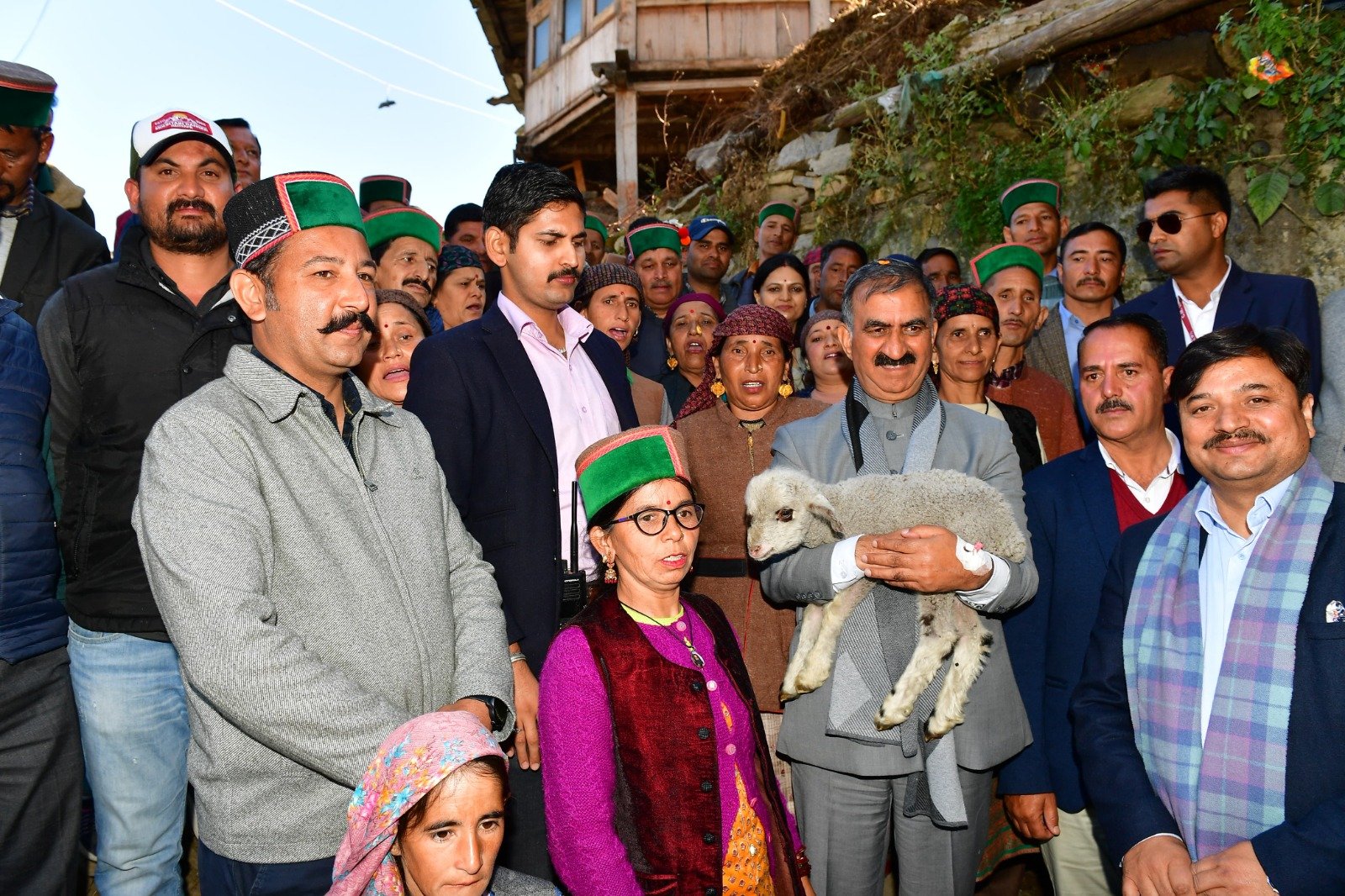 ठाकुर सुखविंद्र सिंह सुक्खू ने डोडरा-क्वार में रात्रि विश्राम करने वाले पहले मुख्यमंत्री बनकर इतिहास रचा