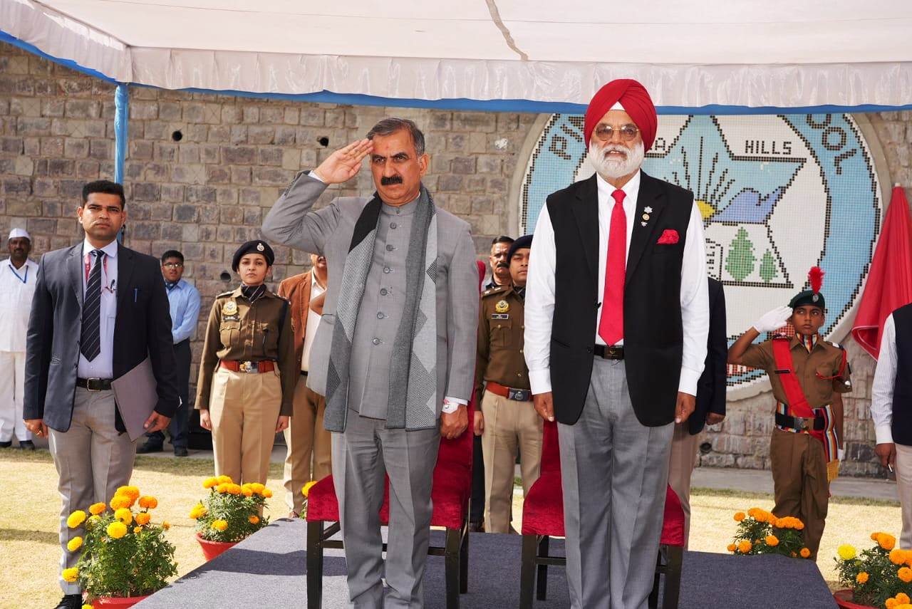 मुख्यमंत्री ने पाइनग्रोव स्कूल के वार्षिक समारोह की अध्यक्षता की