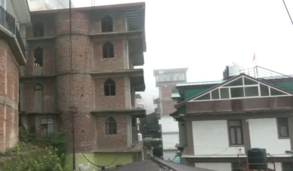 Breaking: संजौली मस्जिद की तीन मंजिल को दो माह के भीतर गिराने के आदेश