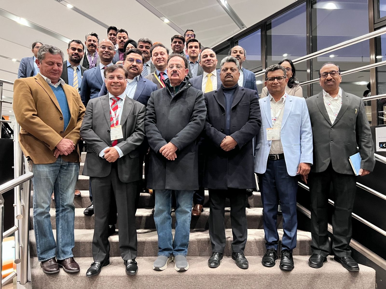 Breaking: उद्योग मंत्री हर्षवर्धन चौहान के नेतृत्व में एक प्रतिनिधिमंडल ने जर्मनी में मेडिका 2024 में लिया भाग