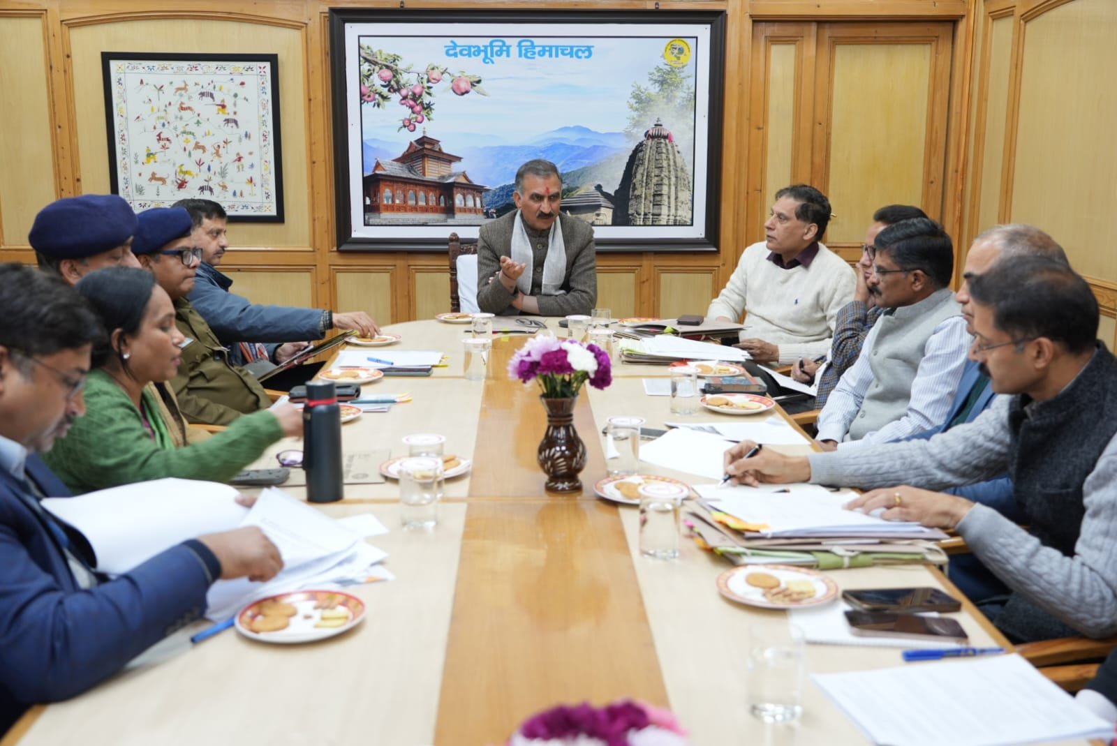 बिलासपुर में होने वाले समारोह के लिए सीएम ने अधिकारियों के साथ की बैठक