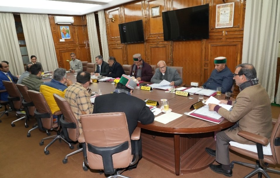 सरकार गांव के द्वार कार्यक्रम के तहत दुर्गम क्षेत्रों के लोगों तक पहुंचाई जा रही सुविधाएं: सीएम