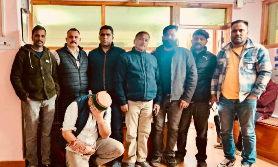 ठियोग पुलिस ने एक किलो 73  ग्राम चरस के साथ 32 वर्षीय युवक किया गिरफ्तार, मामला दर्ज