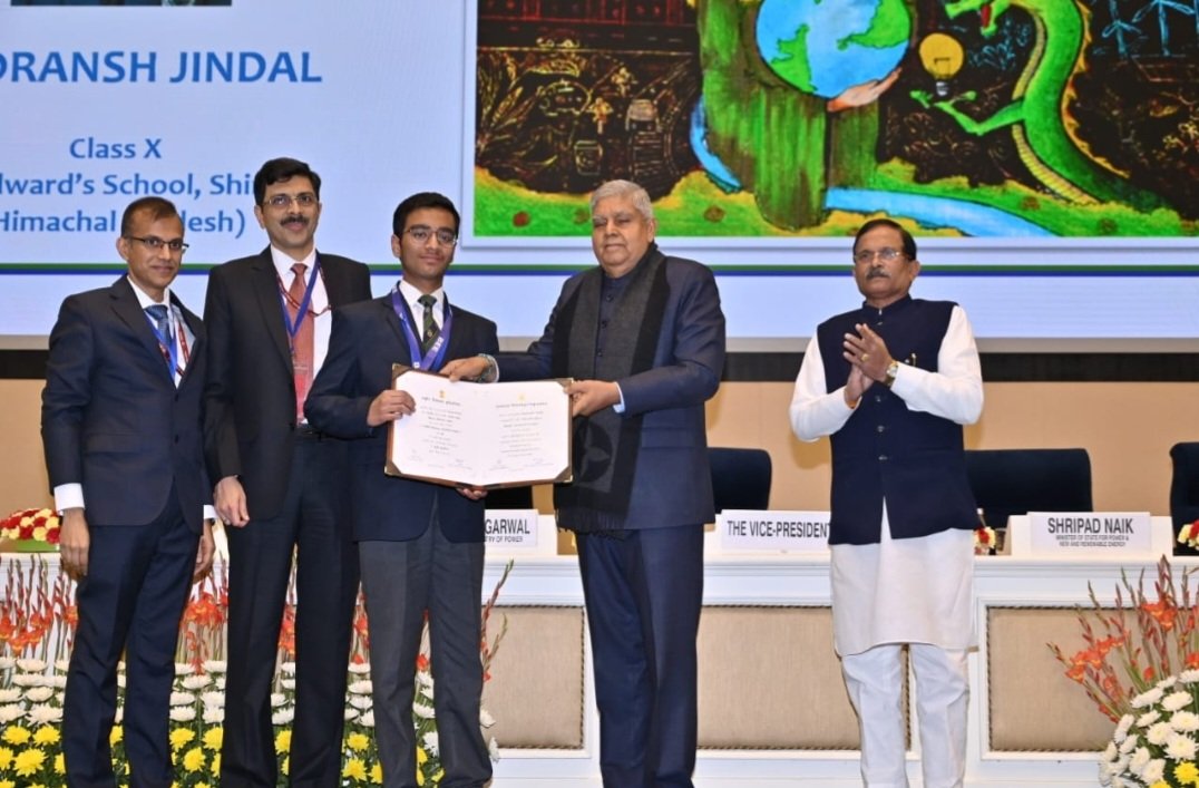 Breaking: उपराष्ट्रपति ने सम्मानित किया शिमला एडवर्ड स्कूल का छात्र रुद्रांश जिंदल, SJVNL राष्ट्रीय स्तर की पेटिंग प्रतियोगिता में तीसरा स्थान किया हासिल