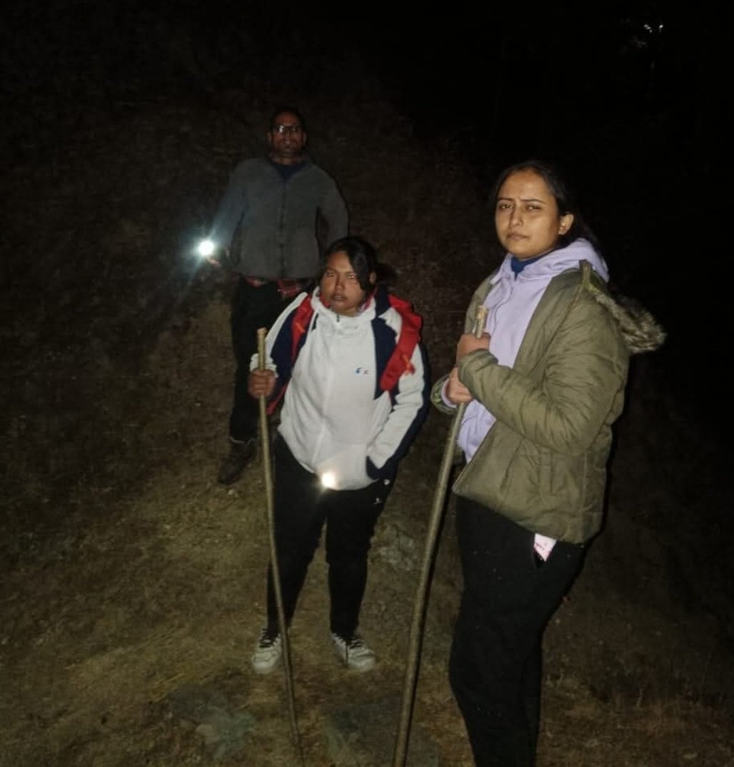 Breaking: आनी के सेरोलसर में घूमने गई दो महिला पर्यटक रास्ता भटकी,पुलिस व स्थानीय बचाव दल ने किया सुरक्षित रेस्कयू