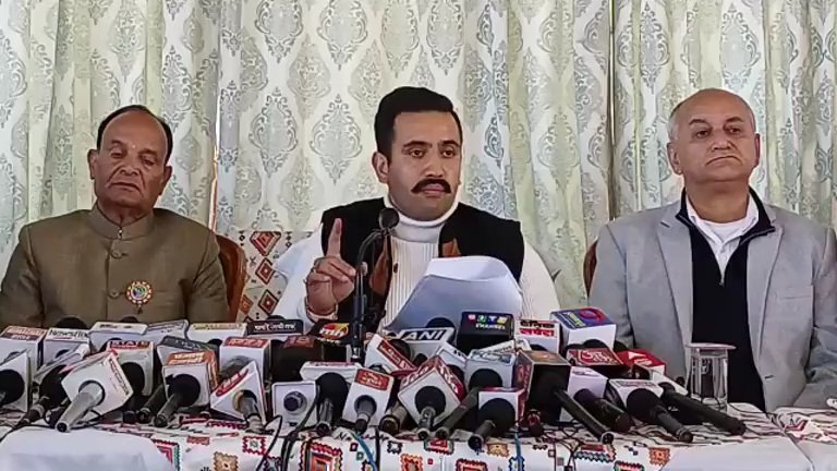 Breaking: वर्चस्व की जंग लड़ रही BJP : विक्रमादित्य सिंह