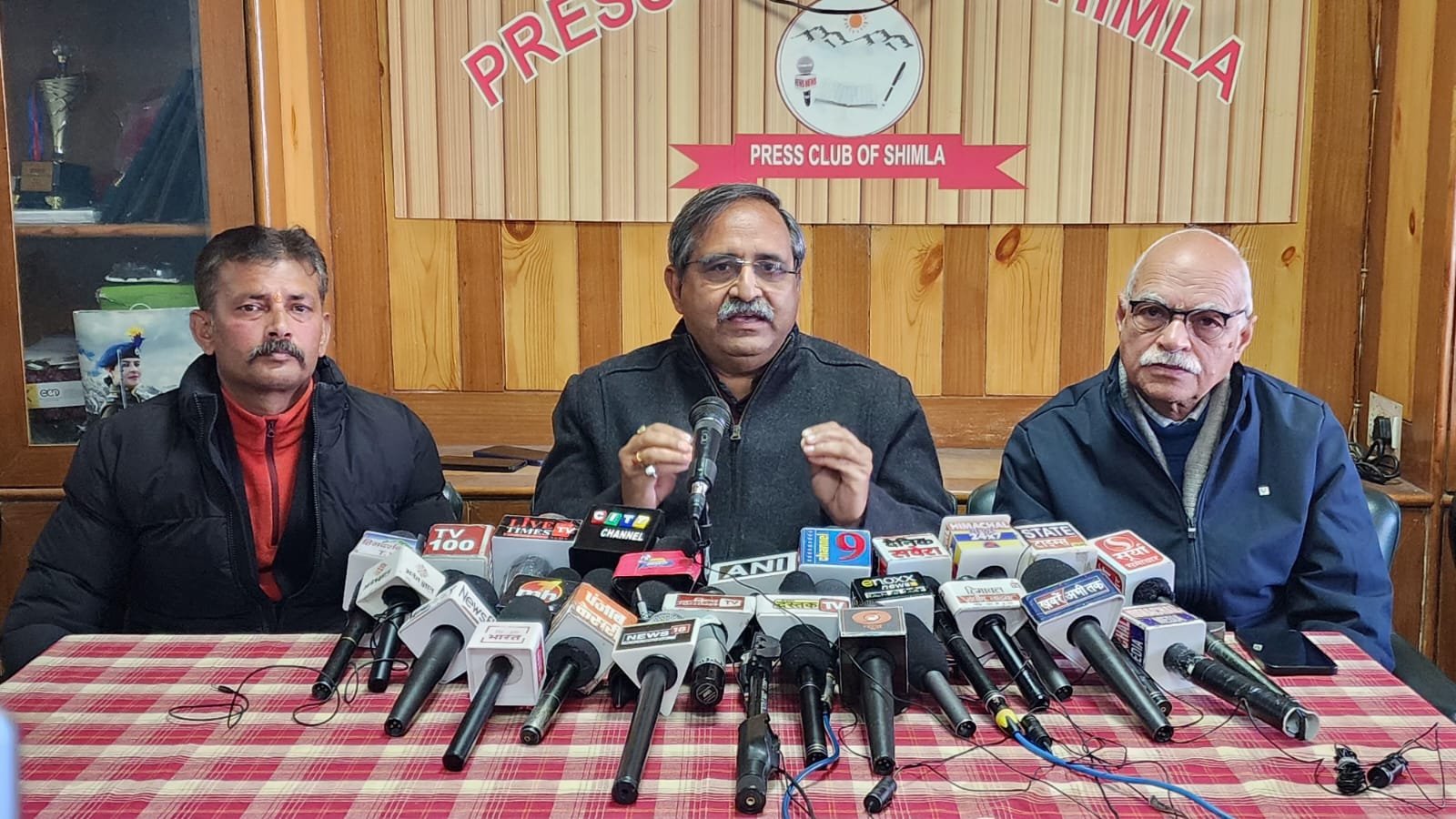 Breaking: विधानसभा में नौकरियों में धांधली, रद्द होनी चाहिए भर्तियां : रणधीर