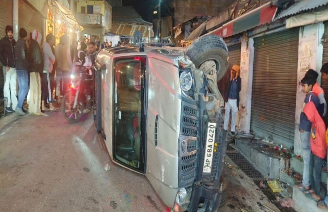 चिंतपूर्णी मंदिर से दर्शन कर वापिस लौट रहे एक परिवार के पांच सदस्यों को स्कॉर्पियो ने कुचला, एक महिला की मौत