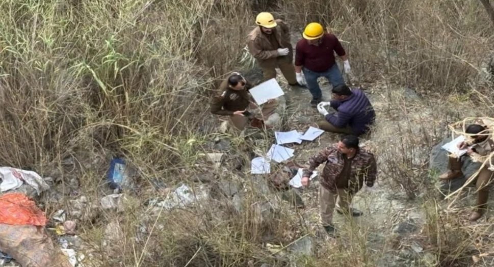 Breaking: रामपुर डकोलढ़ के पास सड़क किनारे मिला व्यक्ति का शव