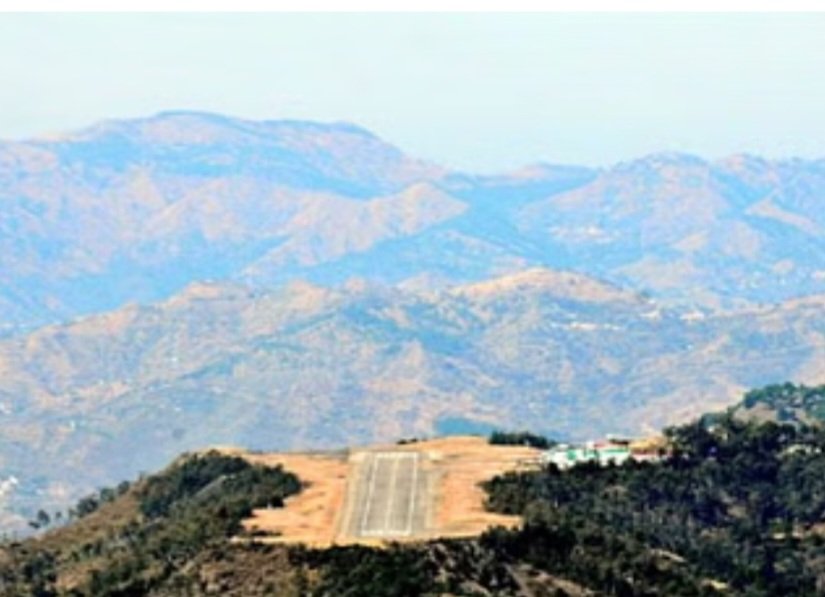 Breaking: दिल्ली से शिमला आ रहे विमान की इमरजेंसी लैंडिंग डिप्टी सीएम समेत कई यात्रियों की बची जान