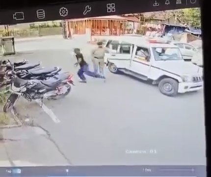 Breaking: पुलिस को चकमा देकर भागा हत्यारोपी,धर दबोचा