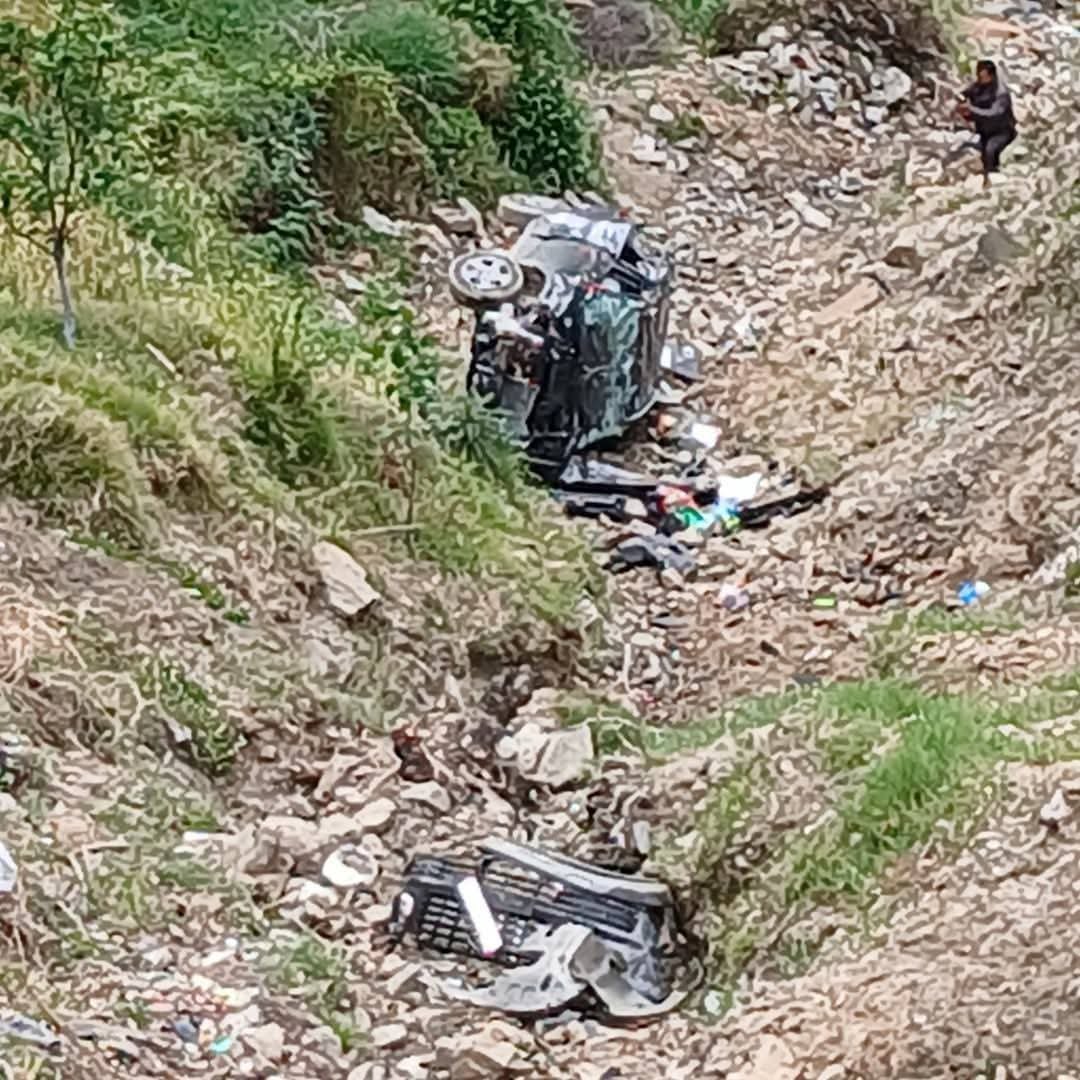 Breaking:सराज के बगड़ा थाच में खुडिजल मंदिर जा रहे मां-बेटे की कार हादसे में मौत एक अन्य घायल