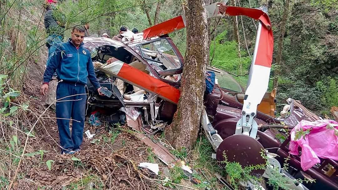 Breaking: उतरकाशी के गंगोत्री में हेलीकॉप्टर क्रैश 6 की मौत एक घायल