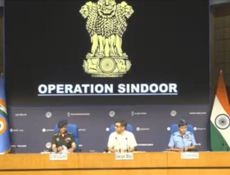 BigBreaking :पाक ने भारत के 15 शहरों में की हमले की कोशिश, S-400 डिफेंस सिस्टम ने मार गिराए सभी मिसाइल