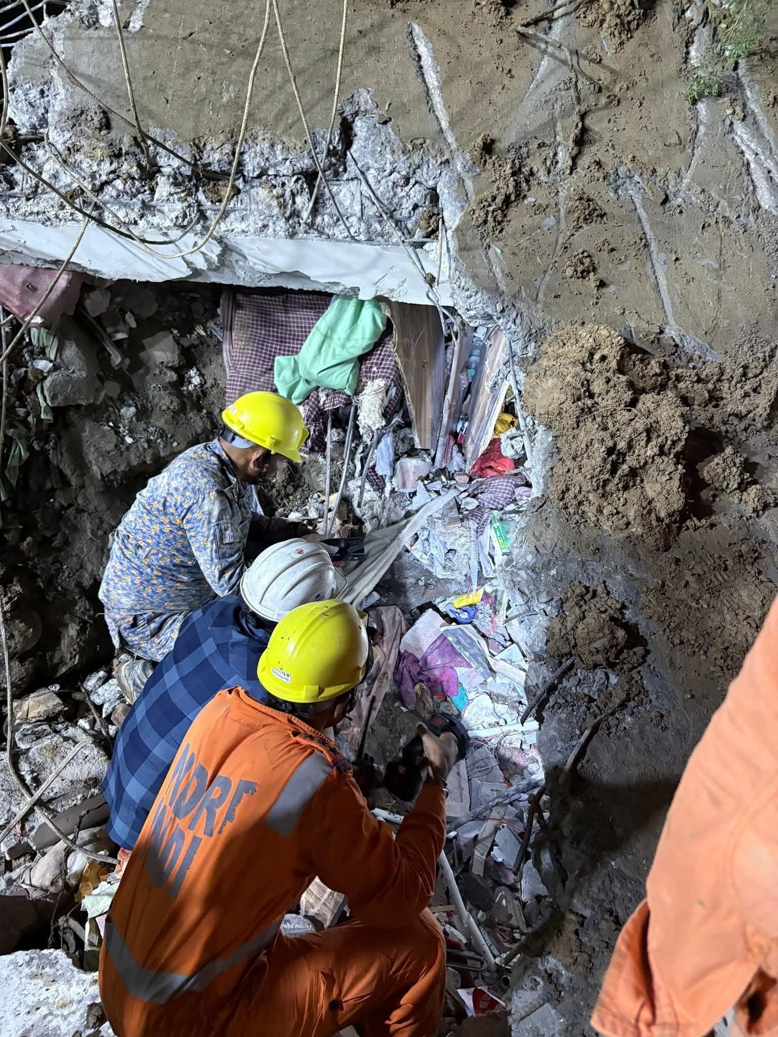 Breaking: सुंदरनगर जंगमबाग में भूस्खलन में अब तक 6 शव बरामद