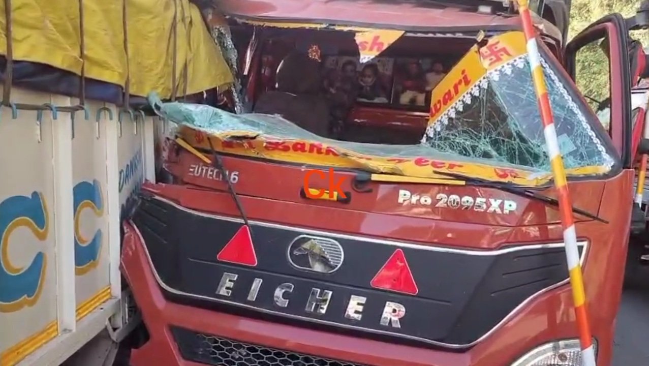 Breaking:रविवार सुबह सवेरे शिमला-तारादेवी के पास दो वाहनों की जबरदस्त भिड़ंत एक घायल IGMC में भर्ती