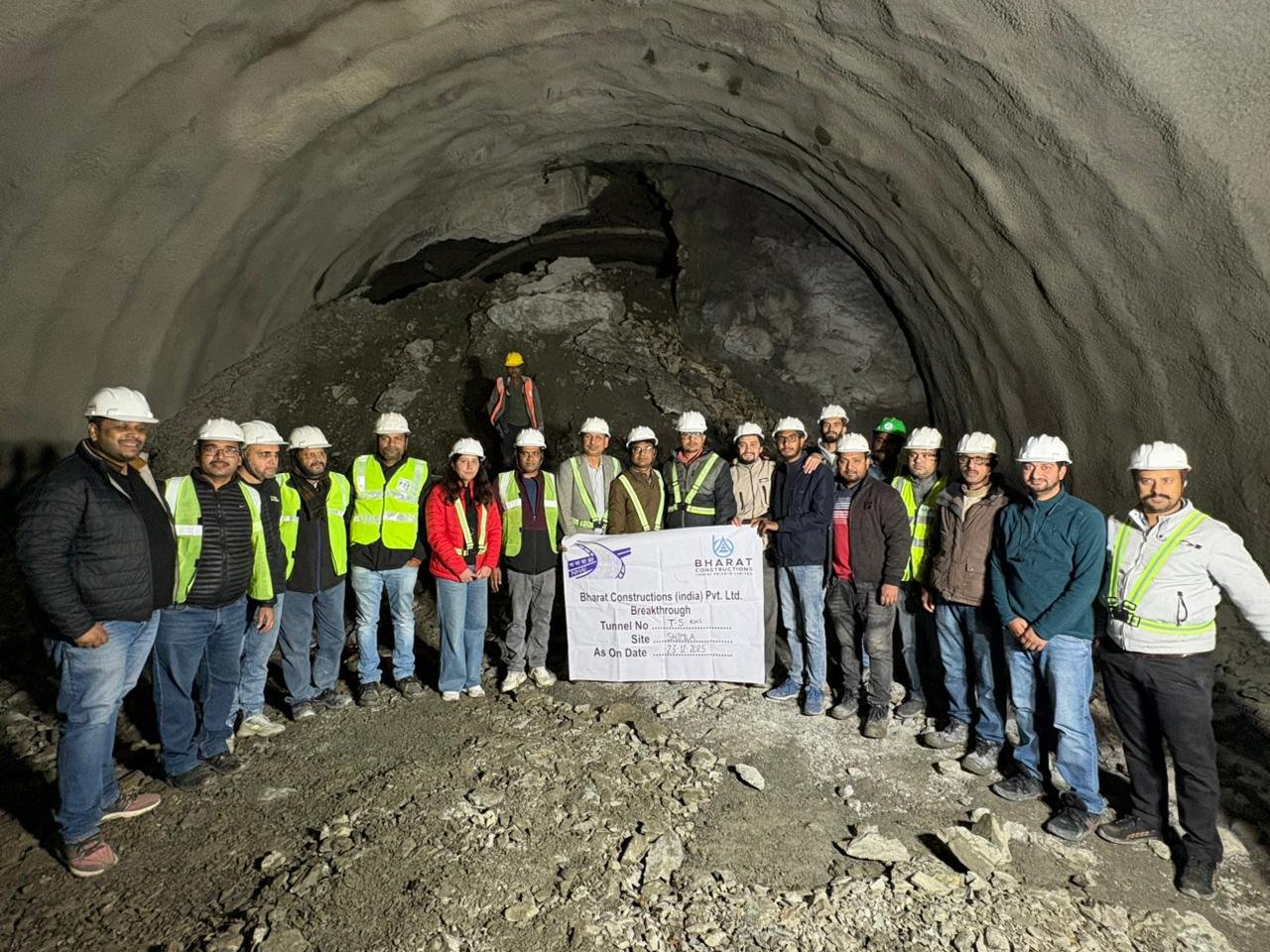 NHAI को शिमला बायपास में मिली एक और कामयाबी, टनल- 5 के दोनों सिरे आपस में मिले