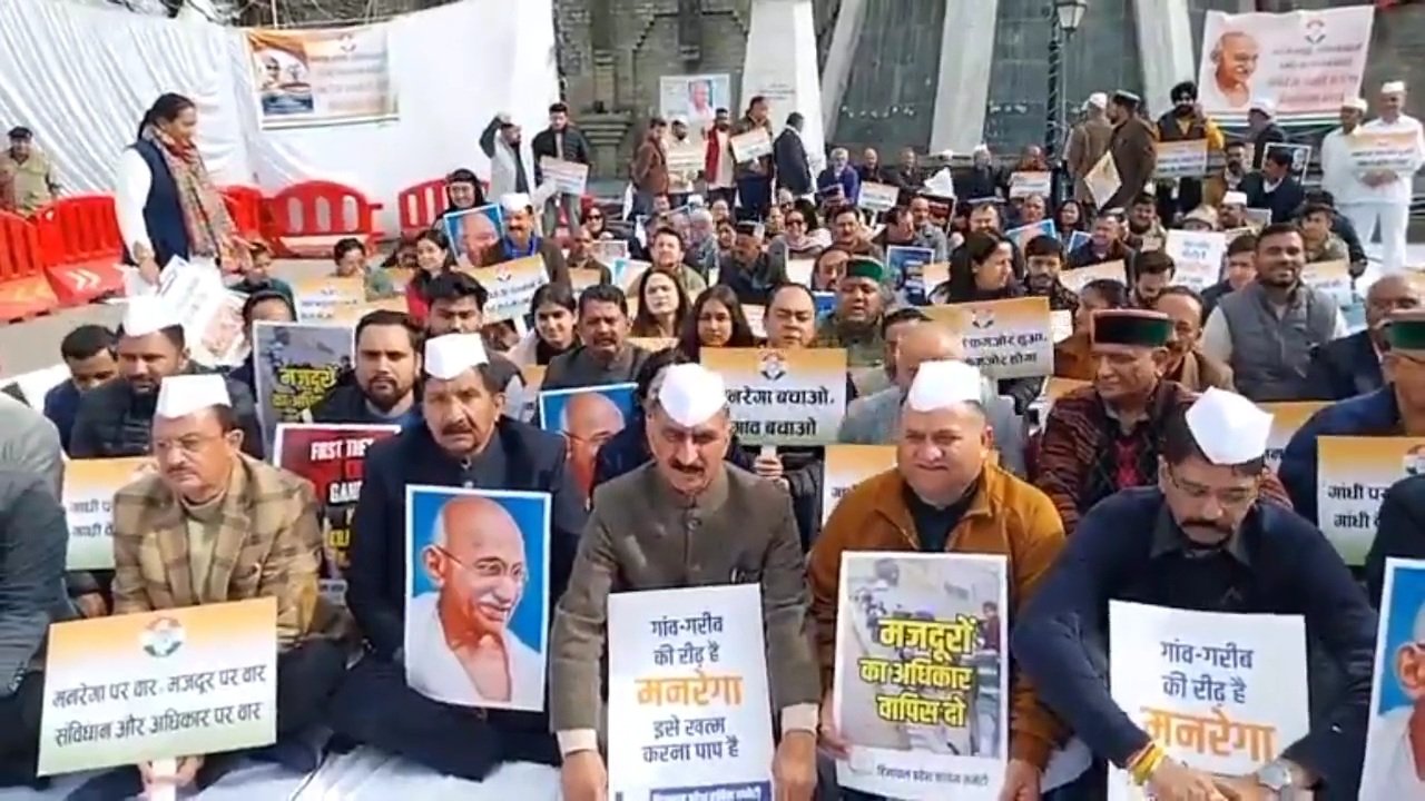 Breaking: देश के इतिहास से छेड़छाड़ कर रही है भाजपा: CM