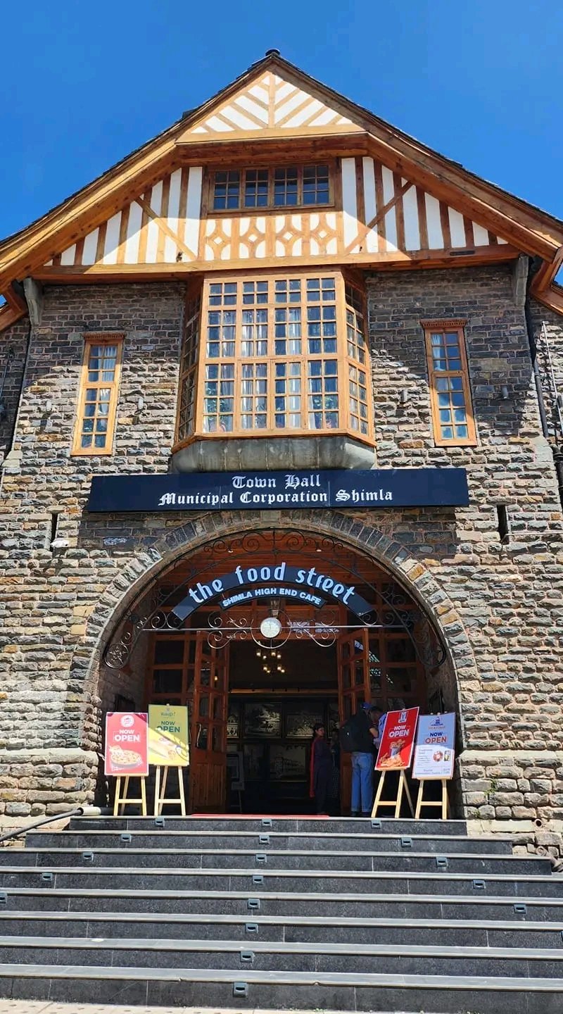 हाईकोर्ट ने टाउन हॉल शिमला में हाई एंड कैफे के संचालन पर सरकार व MC शिमला को भेजा नोटिस