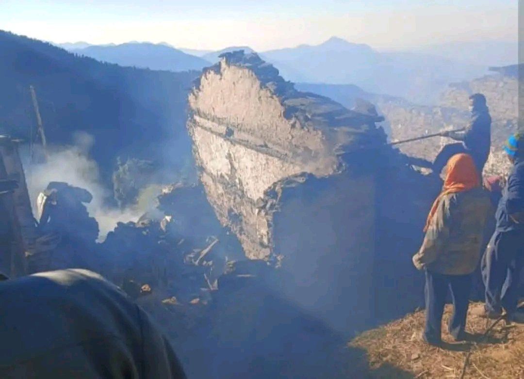 Breaking: नौहराधार के तलांगना में देररात लगी भीषण आग 6 लोगों की जिंदा जलकर दर्दनाक मौत