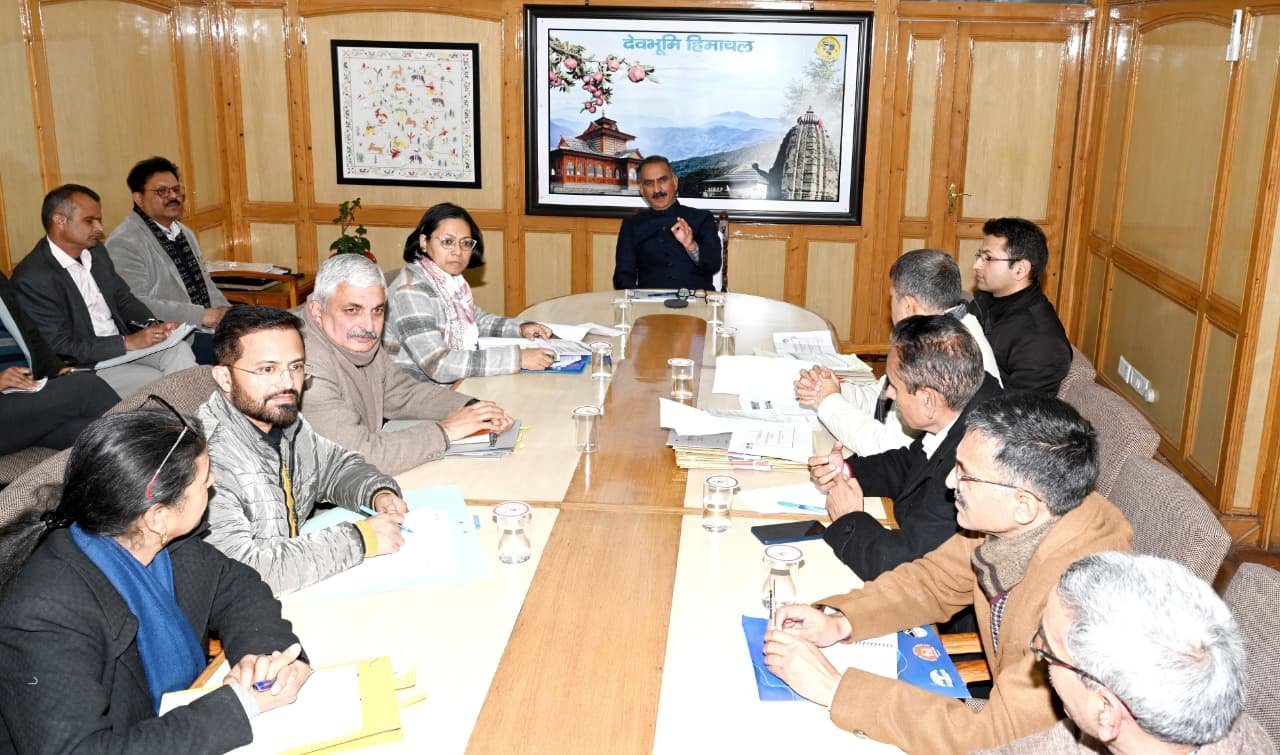 CM ने सहारा एवं हिमकेयर योजना की समीक्षा की
