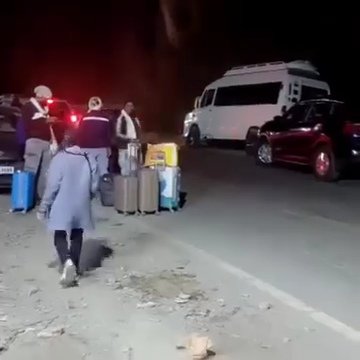 शिमला के चलौंठी में दरारों के बाद देर रात बहुमंजिला भवन व होटल करवाए खाली, सड़क बंद