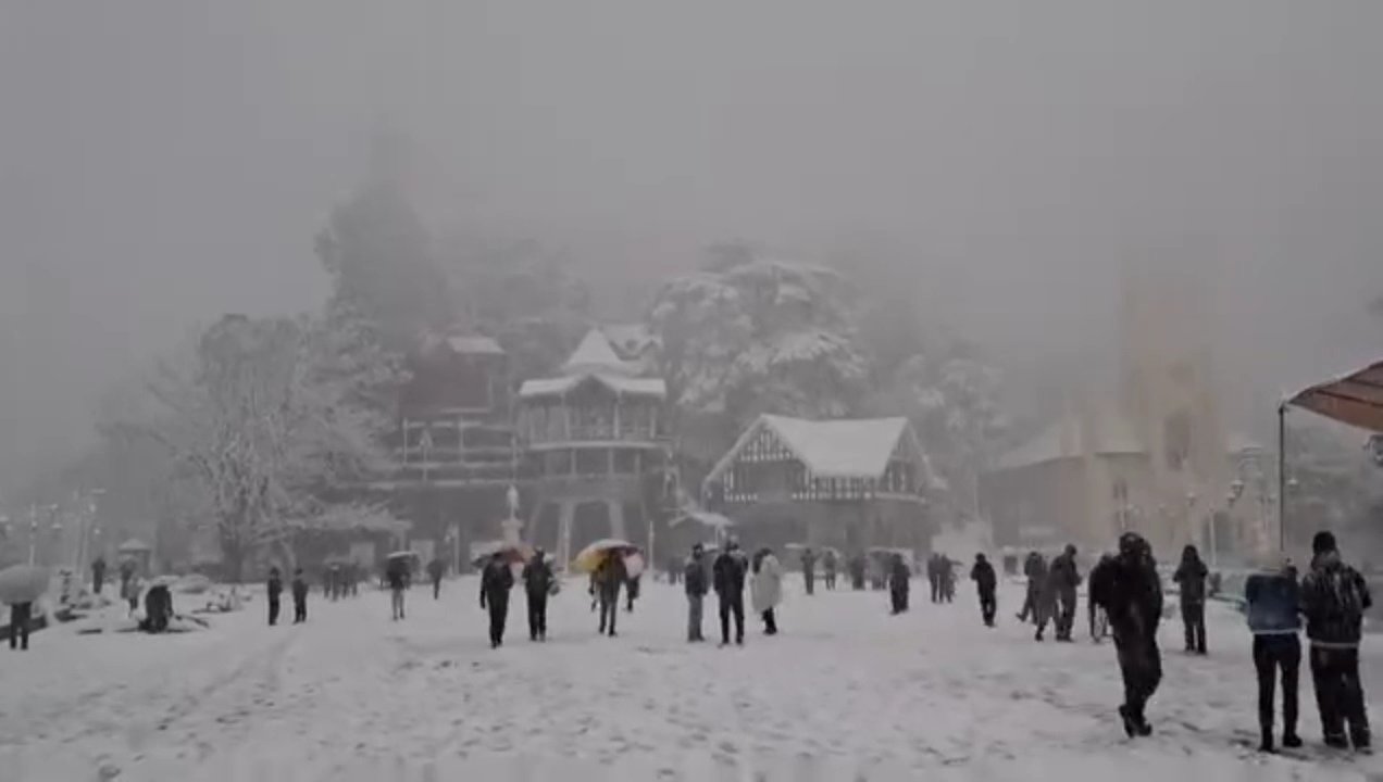 Breaking: करीब साढ़े तीन माह बाद हिमाचल में ड्राई स्पेल खत्म, बर्फ से लकदक हुए पर्यटन स्थल