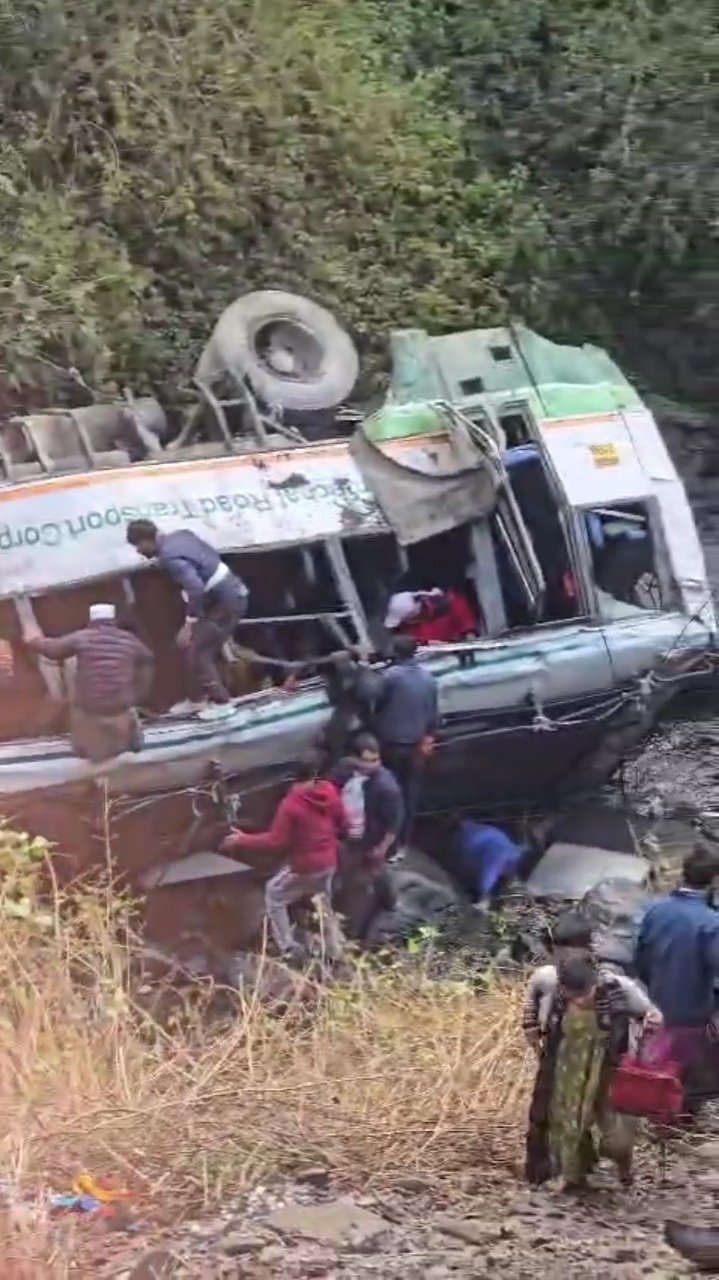 Breaking: नेरवा से उत्तराखंड जा रही HRTC बस दुर्घटनाग्रस्त 3 की मौत 31 घायल